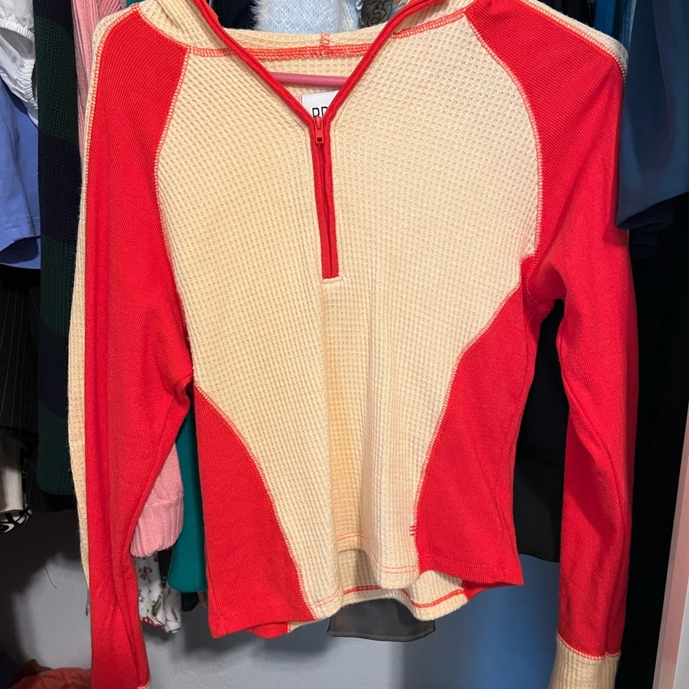 UO half zip hoodie long sleeves